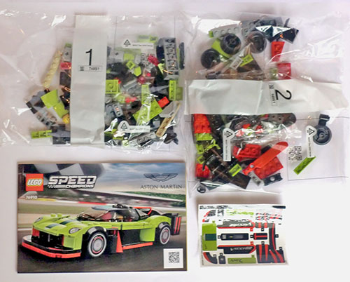 LEGO 76910 Aston Martin Valkyrie contents