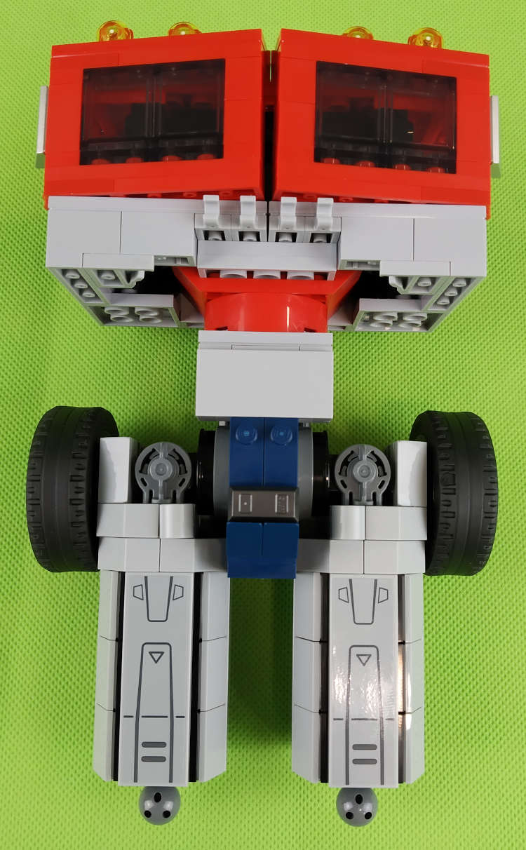 Set Review ➟ LEGO<sup>®</sup> 10302 - Optimus Prime