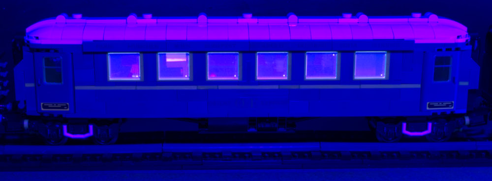 piezas transparentes fluorescentes