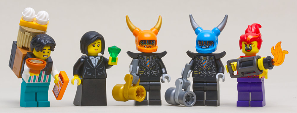 Lee, Lady Yu, Gold Horn Demon, Silver Horn Demon, and Red Son with accoutrements