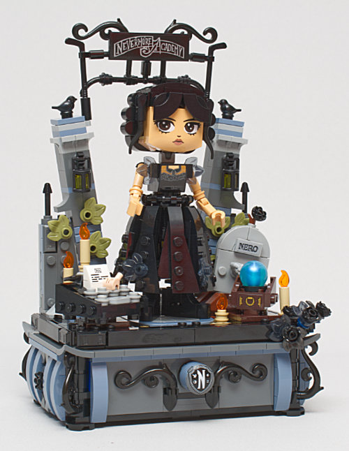 ☆☆☆ LEGO Wednesday 76780 Wednesday Addams Figure review | Brickset
