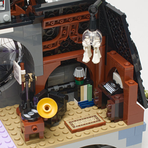 Set Review ➟ 76781 LEGO<sup>®</sup> Wednesday and Enid's Dorm Room