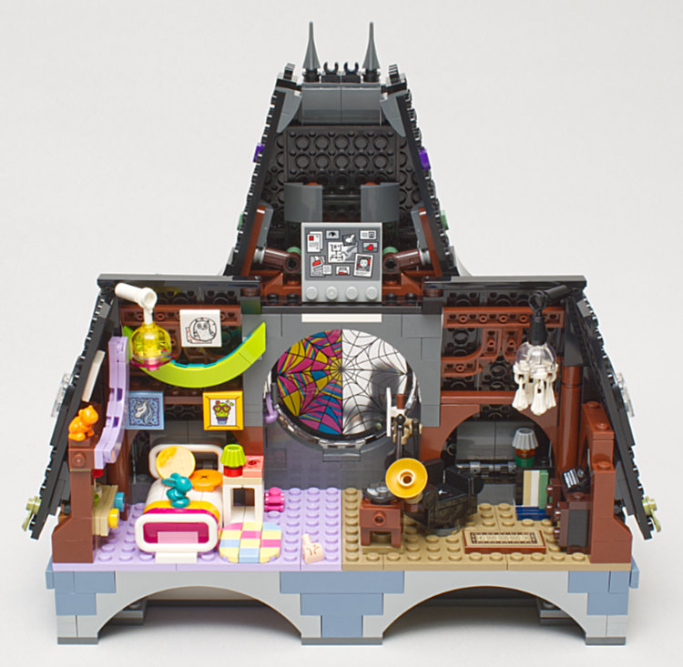 トップス House on the hill SET Set Review ➟ 76781 LEGO<sup>®</sup> Wednesday and Enid's Dorm Room