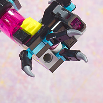 Set Review ➟ LEGO<sup>®</sup> 71495 Dreamzzz Mateo vs Cyber Brain