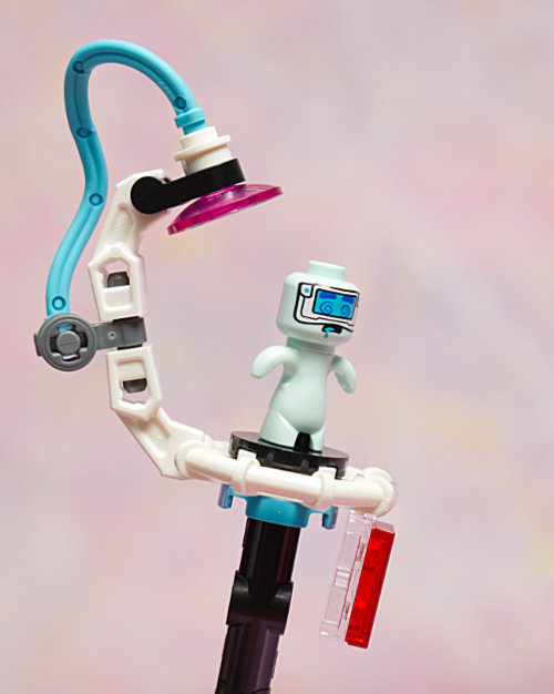 mioページ① Mateo vs. Cyber Brain Mech 71495 | LEGO® DREAMZzz™ | Buy online at