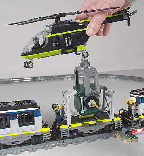 helicóptero recogiendo la caja fuerte